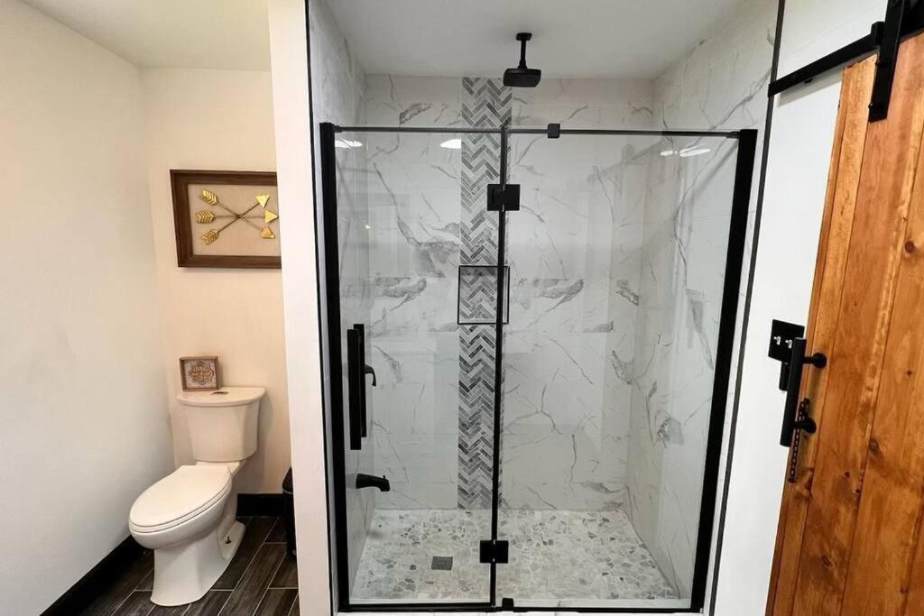 Small Rental For Couple Getaway Dalton Exterior photo