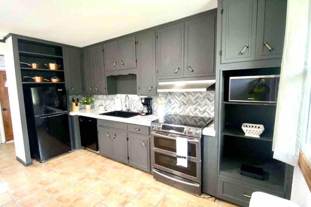 Small Rental For Couple Getaway Dalton Exterior photo