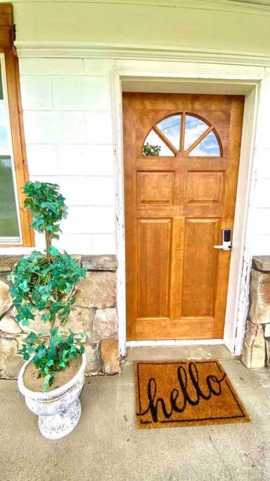 Small Rental For Couple Getaway Dalton Exterior photo